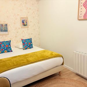 Studio Lit King-Size